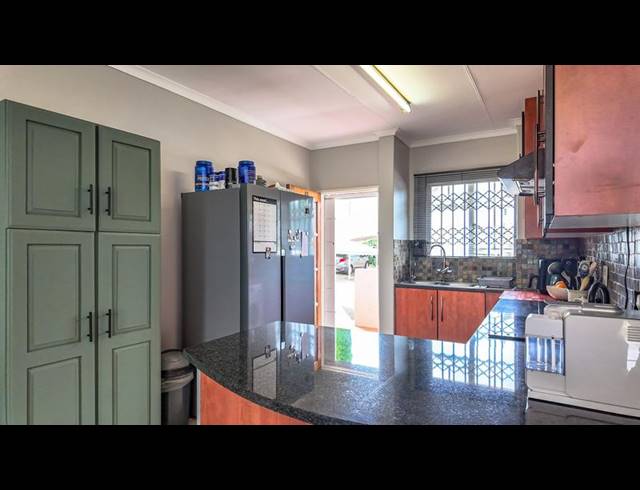 3 BEDROOM APARTMENT FOR SALE IN STERREWAG